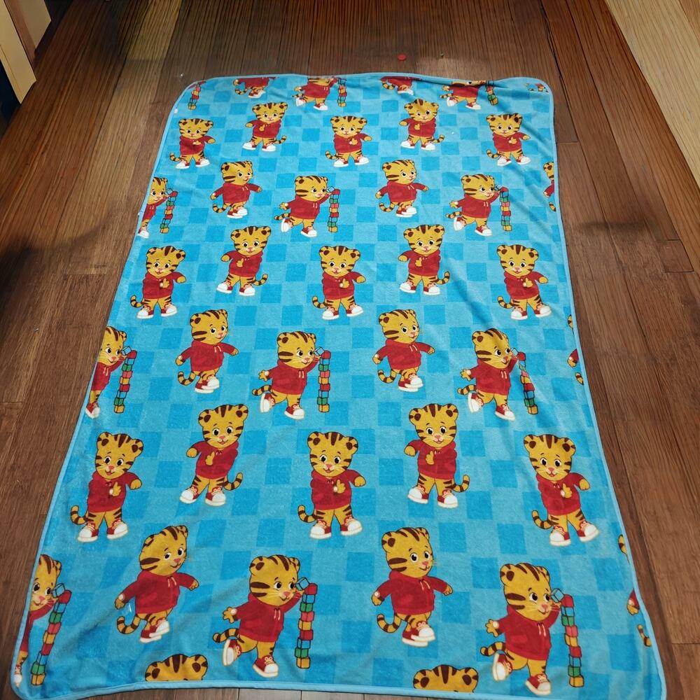 Daniel Tiger Neighborhood Fleece Throw Blanket Long Full Size 85inx54in Y2K